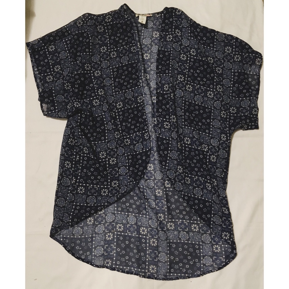 Navy Blue & white flower pattern kimono